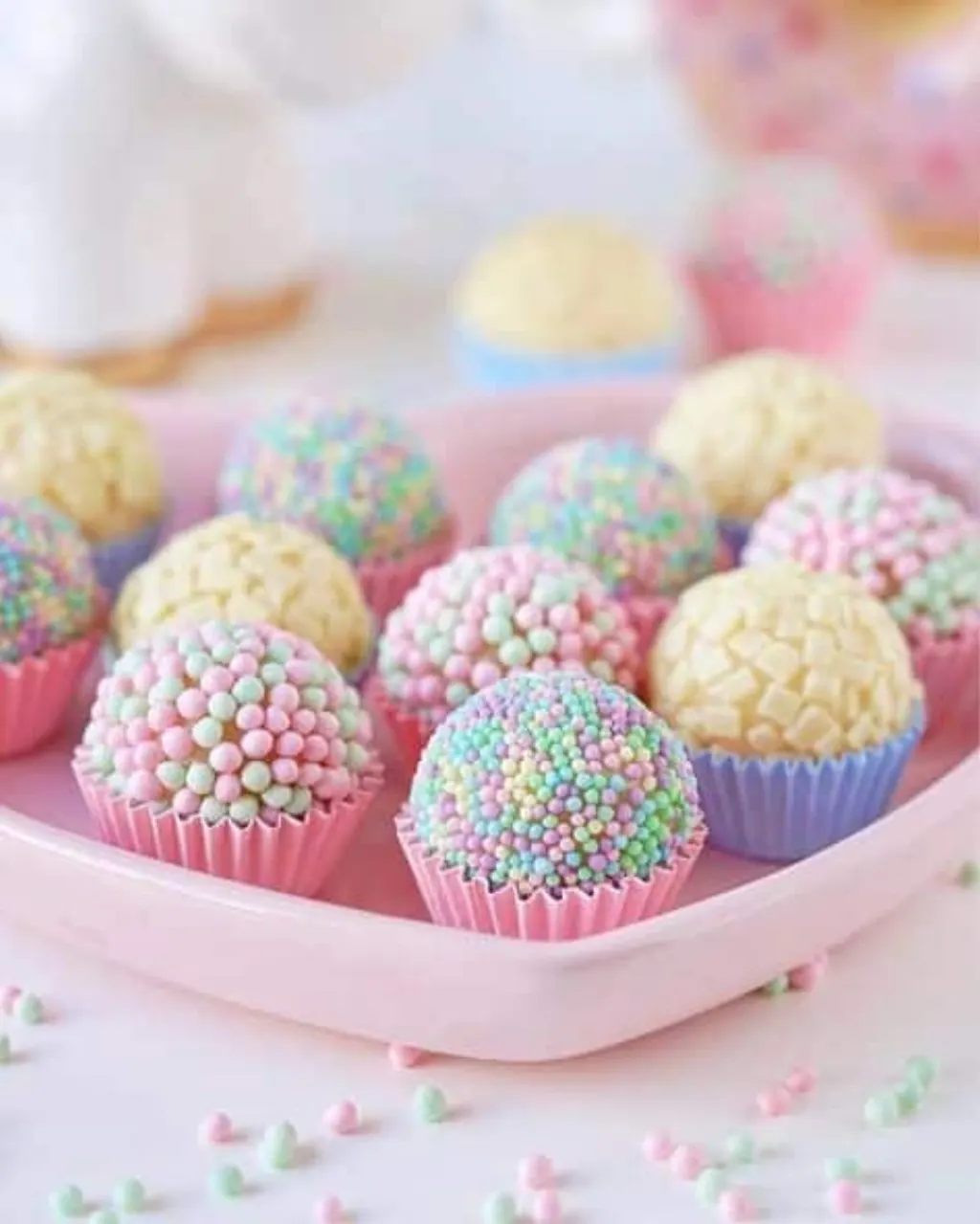 Sur Pinterest Feliz doce dia do confeiteiro #brigadeiro #unicornio #unicorn