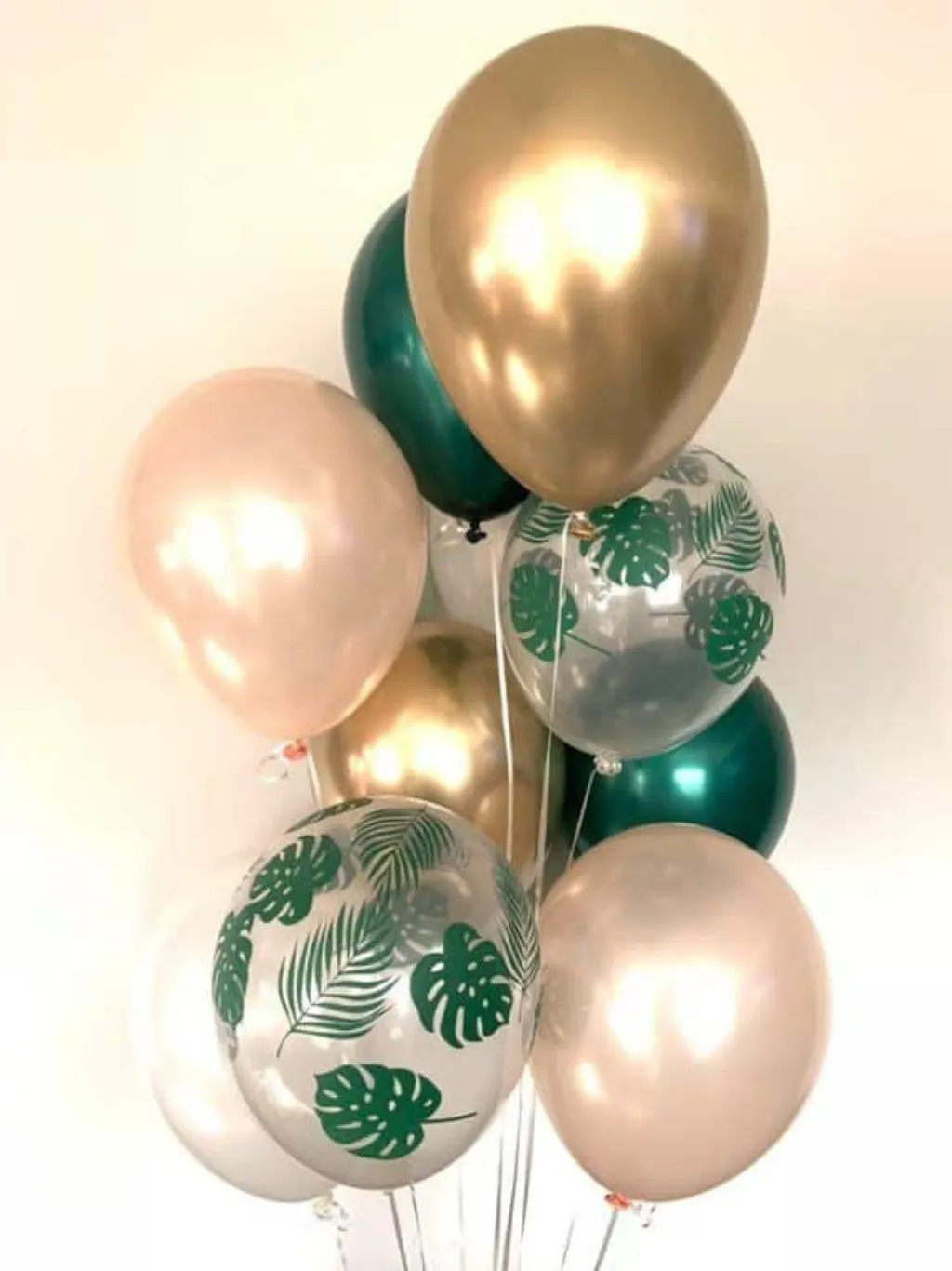 Sur Pinterest Tropical Balloons | Green Bridal Shower Decor | Green and Gold