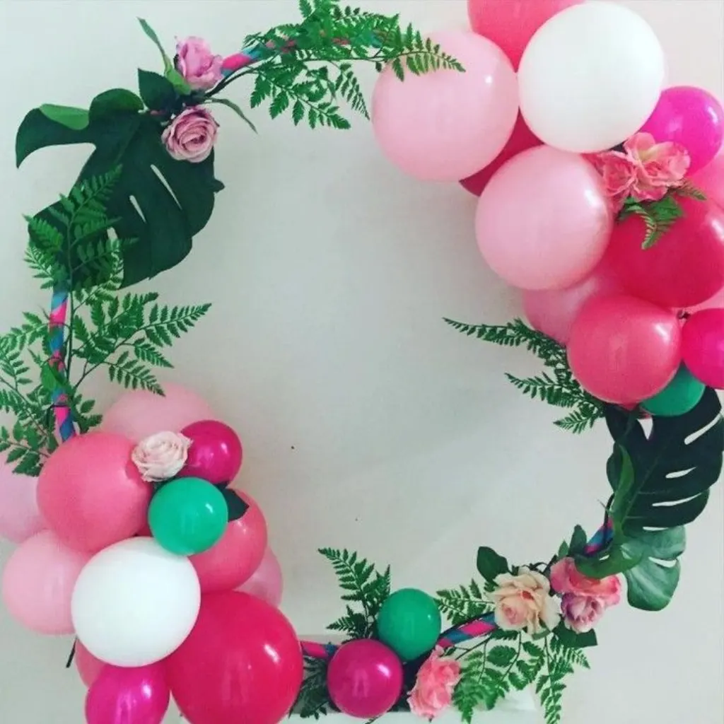 Sur Pinterest Cerceau hula hoop transformé en une jolie couronne de fleurs: idées
