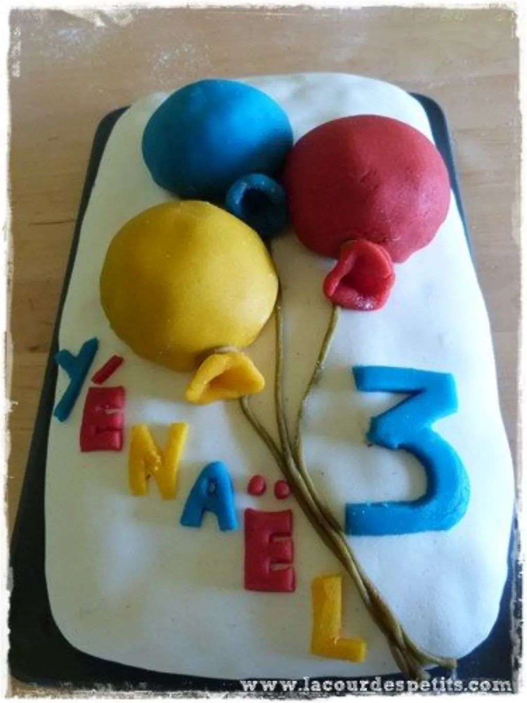 Sur Pinterest Un anniversaire sur le thème des ballons pour ses 3 ans