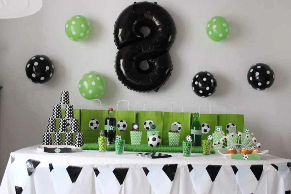 Sur Pinterest La 8 ème saison a été lancée le mois dernier. 8 garçons de 8 ans se