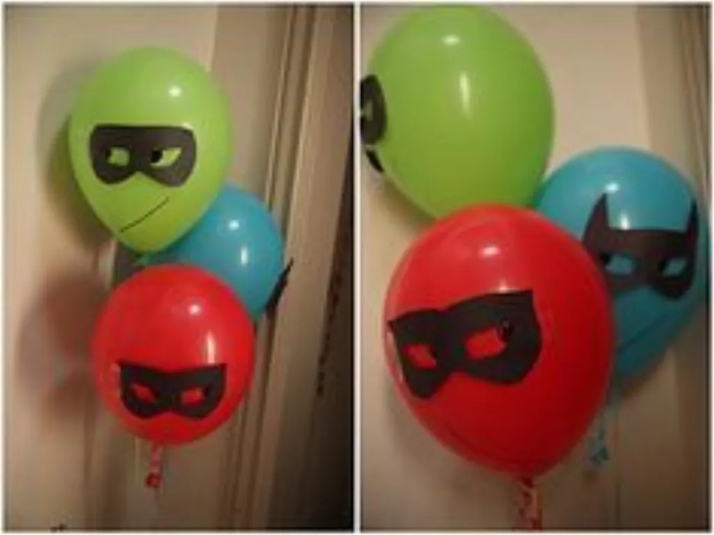 Sur Pinterest Superhero Birthday Party: Decorations and Games…lots of great ideas