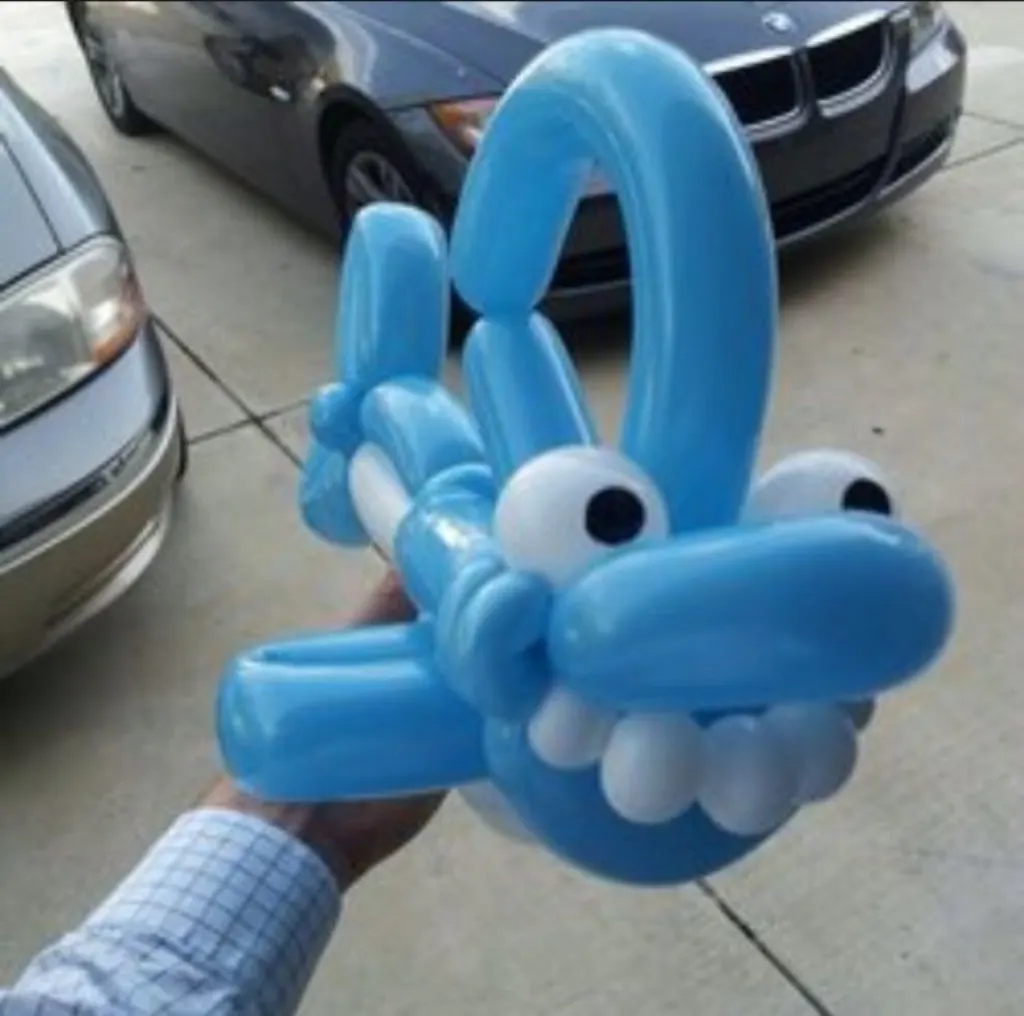 Sur Pinterest #shark #under the sea #balloon #sculpture #twist #art