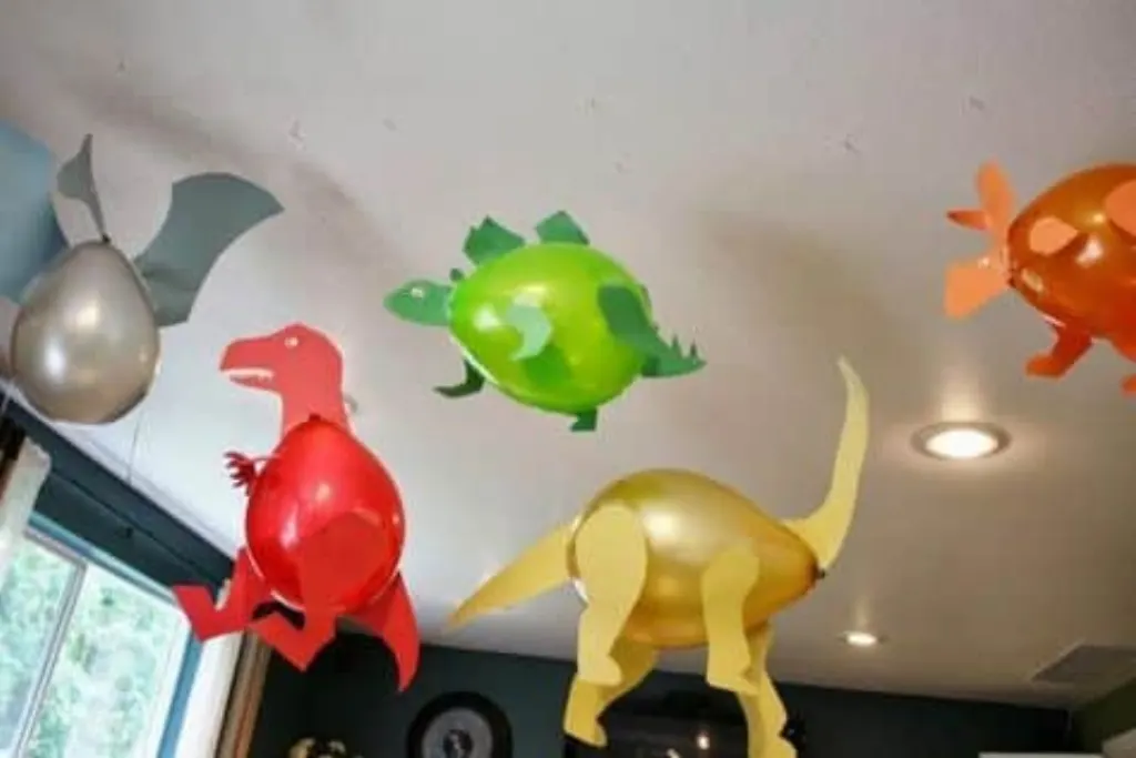 Sur Pinterest Utilisez du carton pour décorer des ballons Dinosaures! 5 MODÈLES À