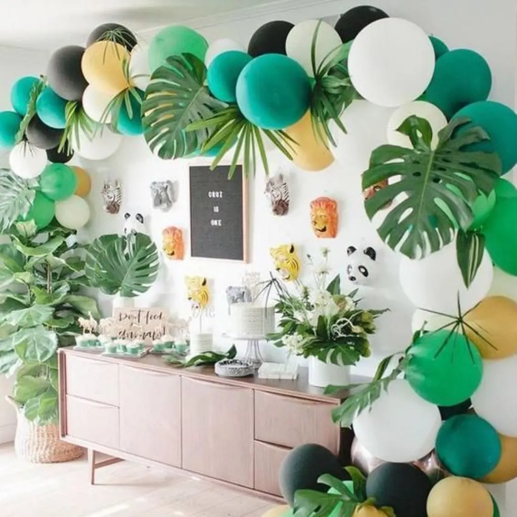 Sur Pinterest Livy on Instagram: “Inspire-se com essa decor tropical para crianças