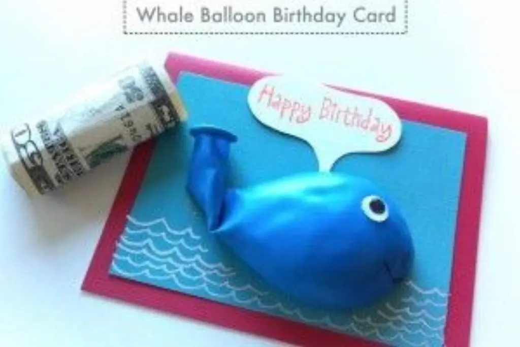 Sur Pinterest carte-anniversaire-baleine