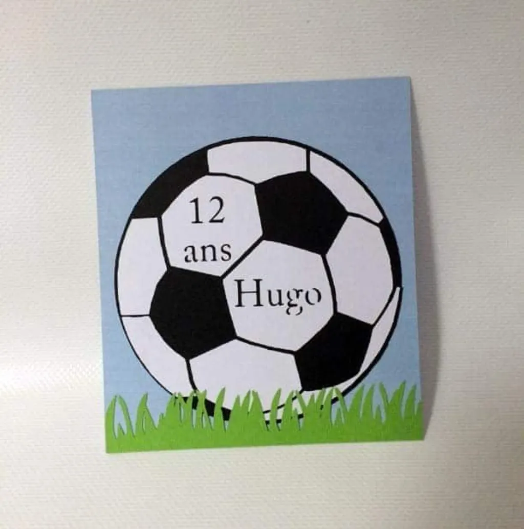 Sur Pinterest Carte anniversaire ballon de foot. Téléchargez le fichier gratuit