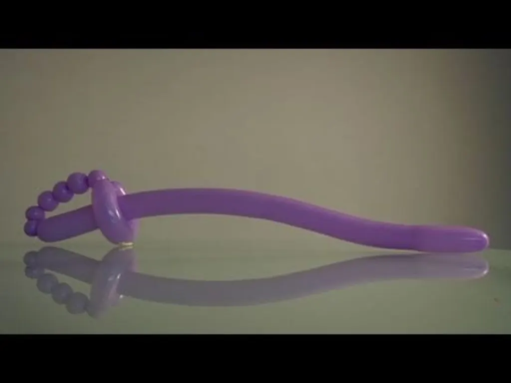 Sur Pinterest Play with balloons: how to make a pirate sword – YouTube