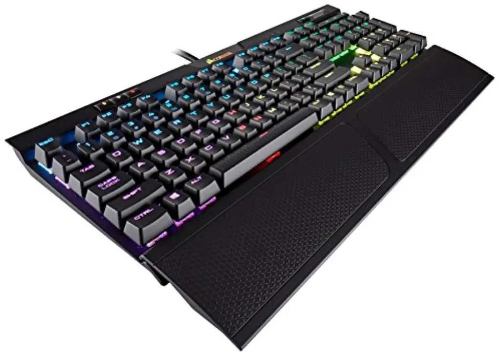 Corsair Clavier de jeu mécanique RAPIDFIRE K70 RGB MK.2 - Commandes d'interconnexion USB et de média - Le plus rapide et linéaire - Cherry MX Speed ​​- Rétroéclairage par LED RGB