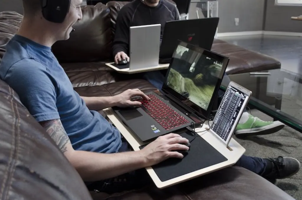 the-best-gaming-lapdesks "class =" wp-image-128 "srcset =" https://vkehe45v84w20n29n1m63wok-wpengine.netdna-ssl.com/wp-content/uploads/2016/11/The-Best-Gaming- Lapdesks.jpg 680w, https://vkehe45v84w20n29n1m63wok-wpengine.netdna-ssl.com/wp-content/uploads/2016/11/The-Best-Gaming-Lapdesks-300x199.jpg 300w "tailles =" (max-width): 680px) 100vw, 680px