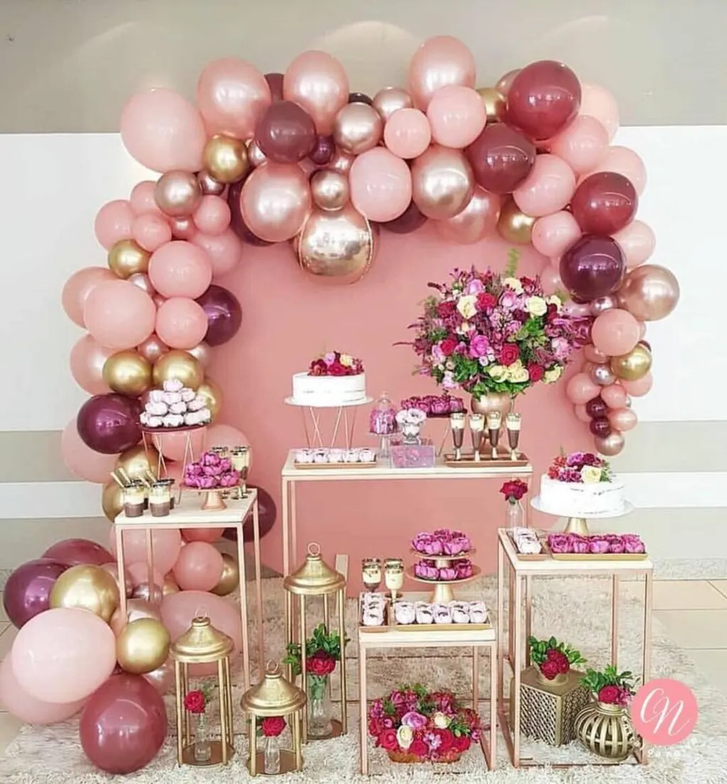 Sur Pinterest (Vi no IG Central da Noiva) Aquela decoração toda romântica para quem