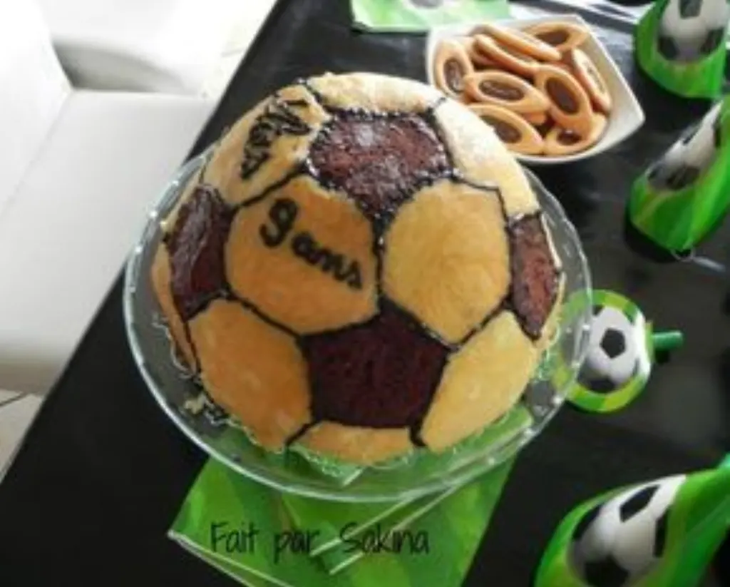 Sur Pinterest gâteau demi ballon de foot