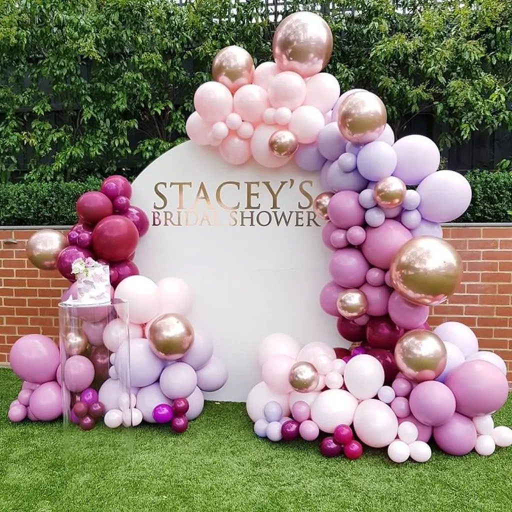 Sur Pinterest What an explosion of colors for this joint birthday party