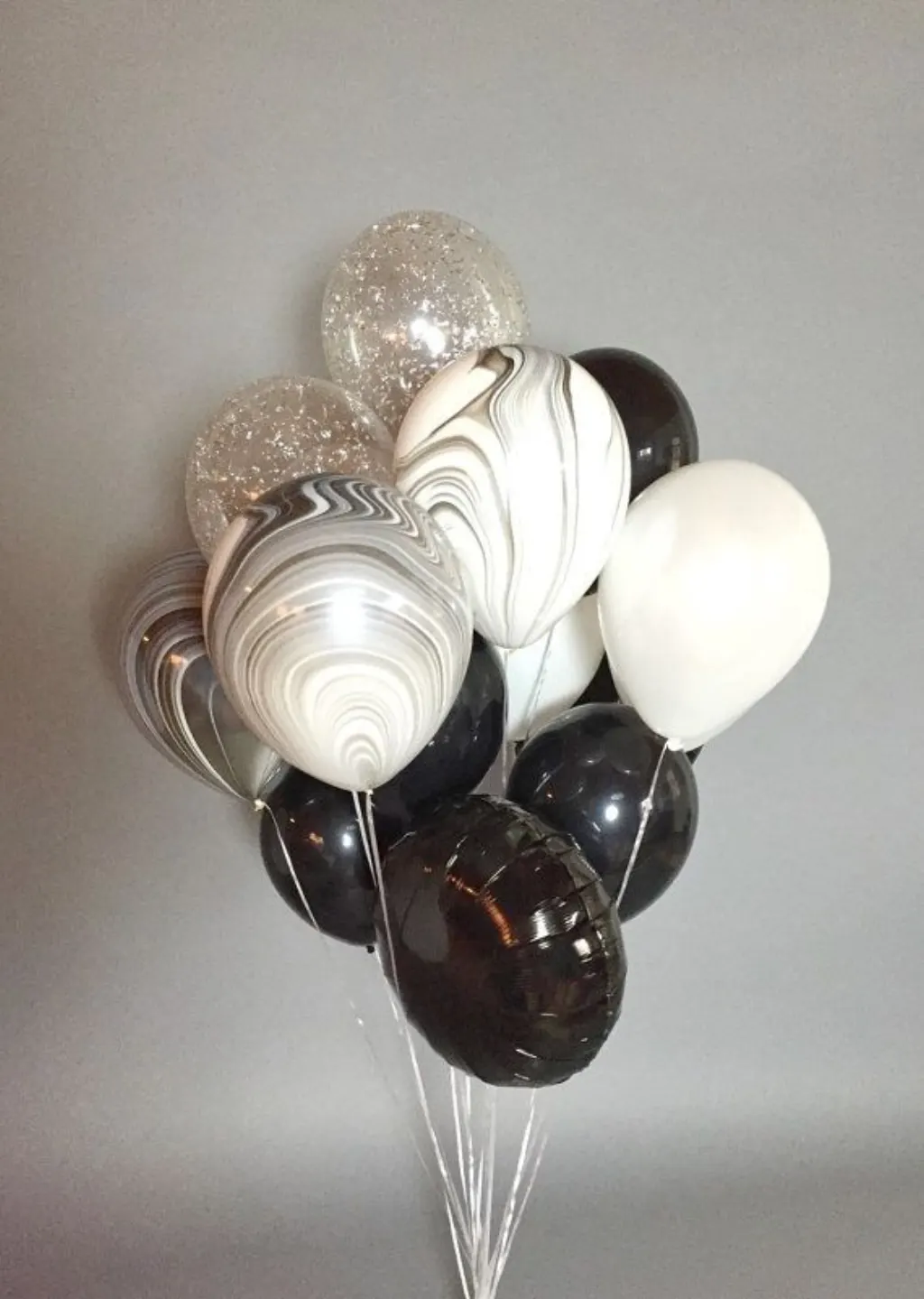 Sur Pinterest Giant Black and White Balloon Bouquet | Confetti Balloons | Black and