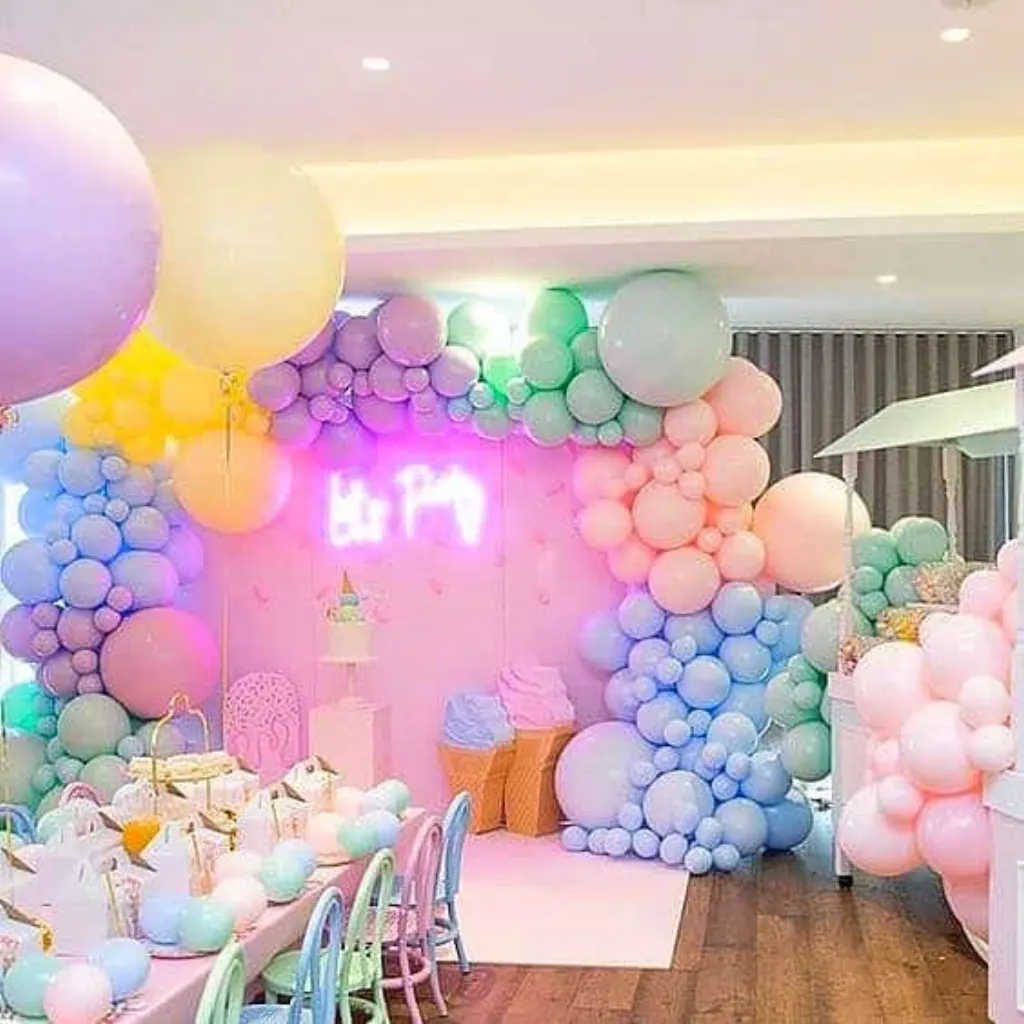 Sur Pinterest What a fun Pastel Ice Cream Party! #balloons #showerideas #eventdecor