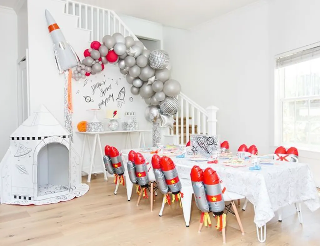 Sur Pinterest A Stellar Rocket Ship Space Birthday Party