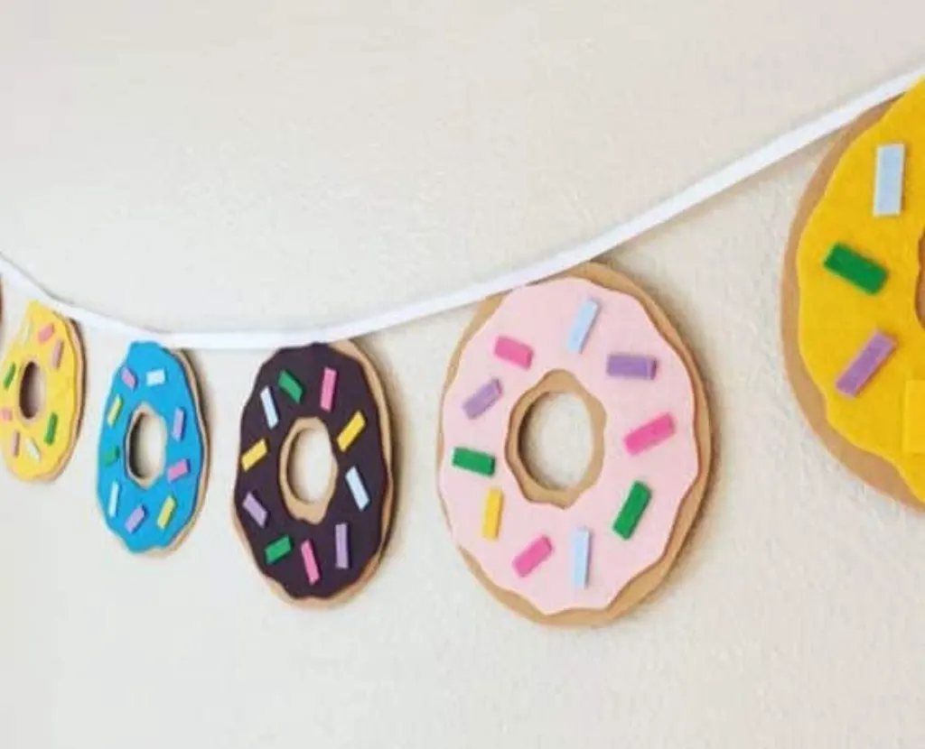 Sur Pinterest Penitent Party Crafts Preschool #partykids #DinnerPartyGames